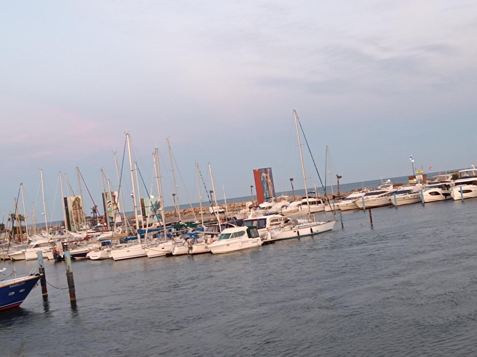 Les 2 Dauphins Apartment เลอบาร์กาแรส ภายนอก รูปภาพ